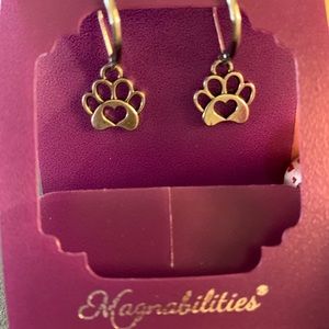 Magnabilities Paw earrings